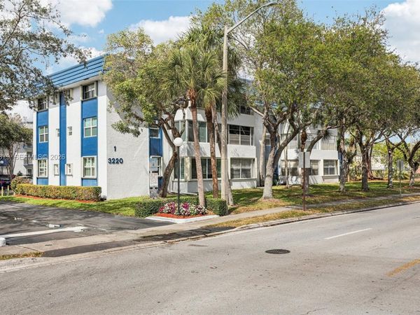 3220 Holiday Springs Blvd, Unit 1-102, Margate, FL 33063