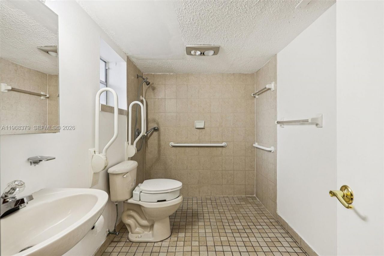 3220 Holiday Springs Blvd, Unit 1-102, Margate, FL 33063 Photo