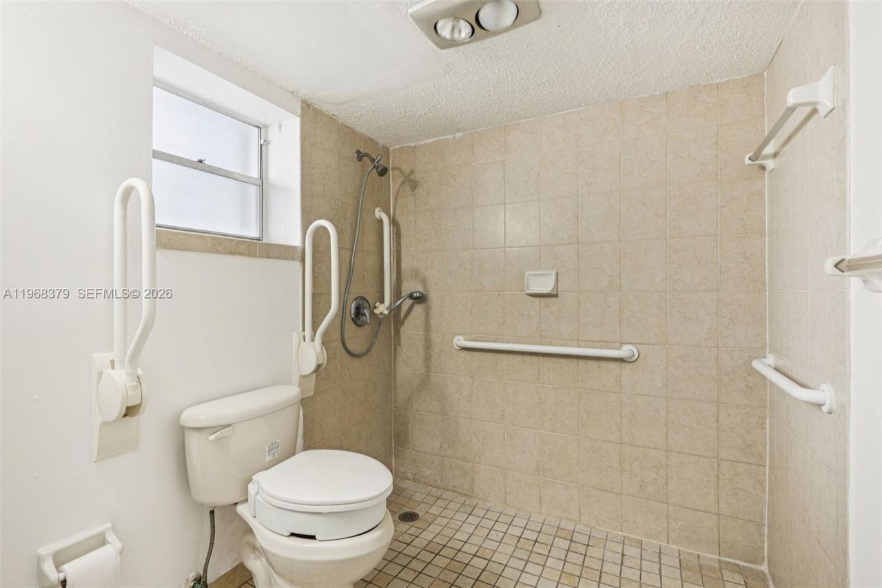 3220 Holiday Springs Blvd, Unit 1-102, Margate, FL 33063 Photo