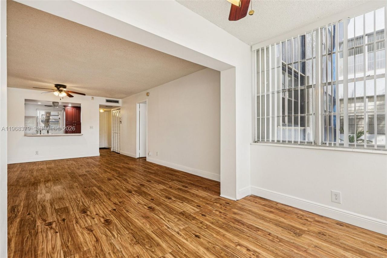 3220 Holiday Springs Blvd, Unit 1-102, Margate, FL 33063 Photo