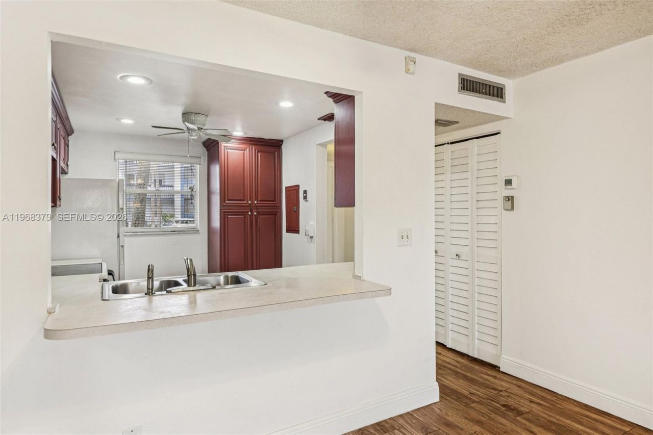 3220 Holiday Springs Blvd, Unit 1-102, Margate, FL 33063 Photo