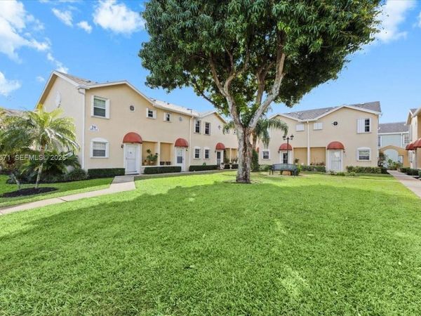 307 Waterside Dr, Hypoluxo, FL 33462