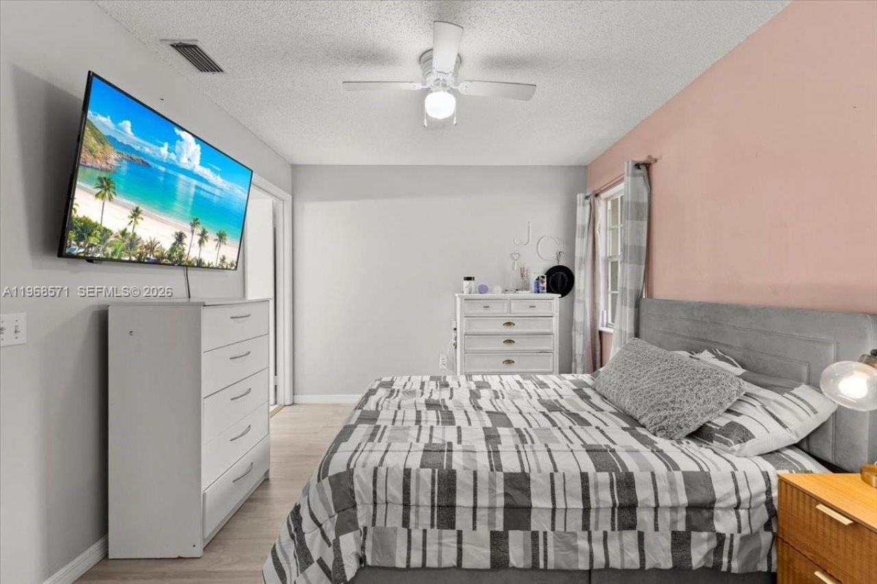 307 Waterside Dr, Hypoluxo, FL 33462 Photo