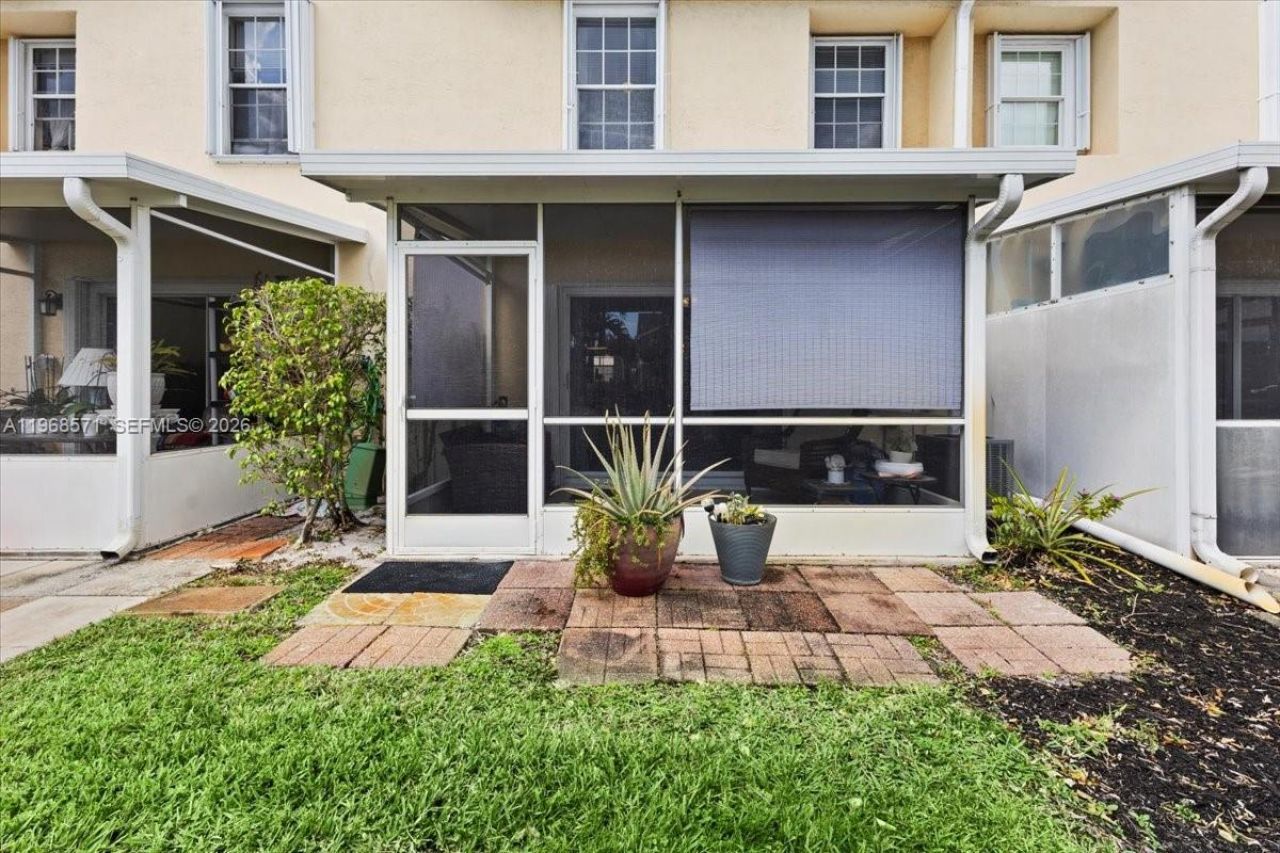 307 Waterside Dr, Hypoluxo, FL 33462 Photo