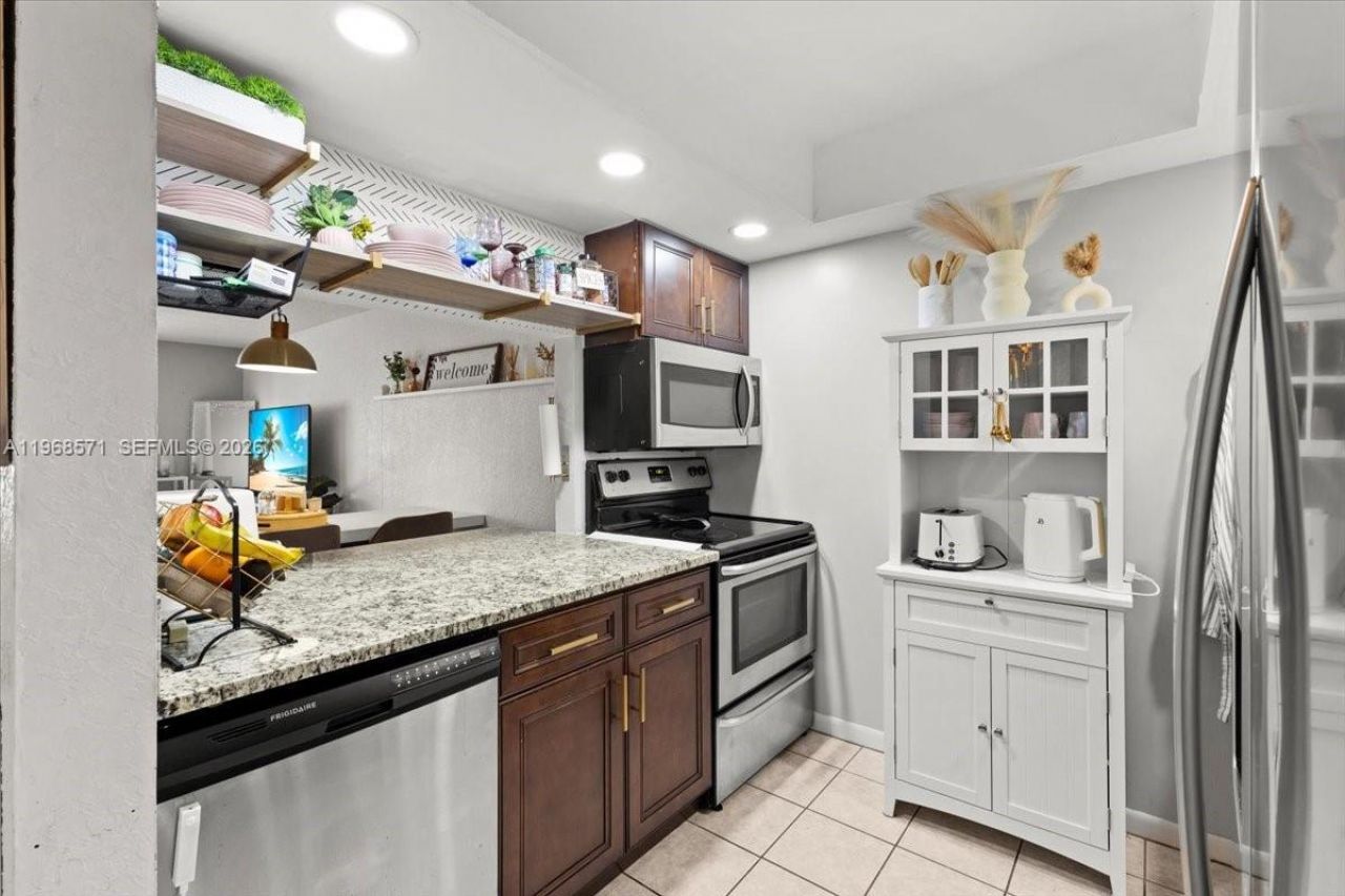 307 Waterside Dr, Hypoluxo, FL 33462 Photo