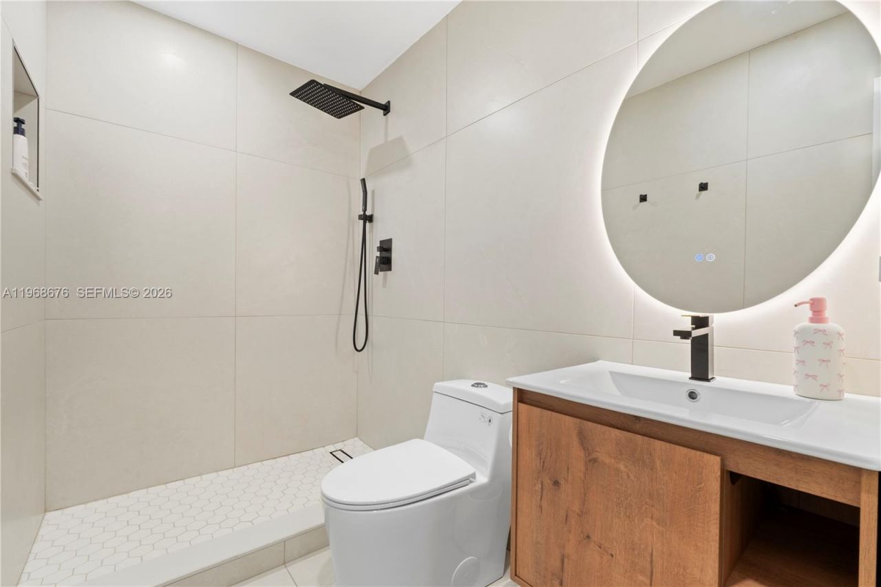 10908 NW 7th St, Unit 403, Miami, FL 33172 Photo