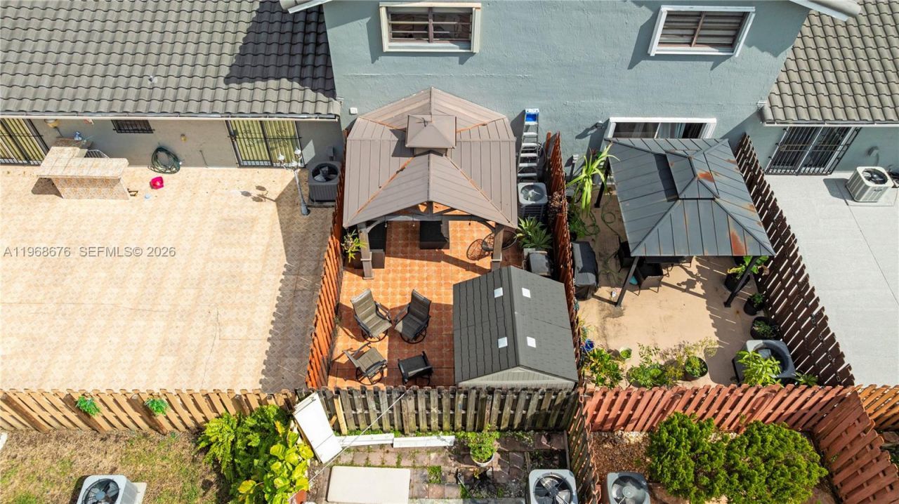 10908 NW 7th St, Unit 403, Miami, FL 33172 Photo