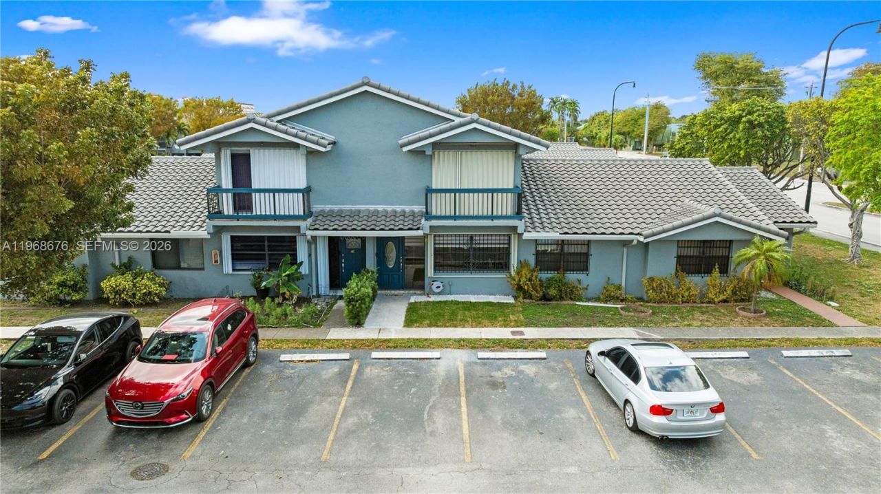 10908 NW 7th St, Unit 403, Miami, FL 33172 Photo