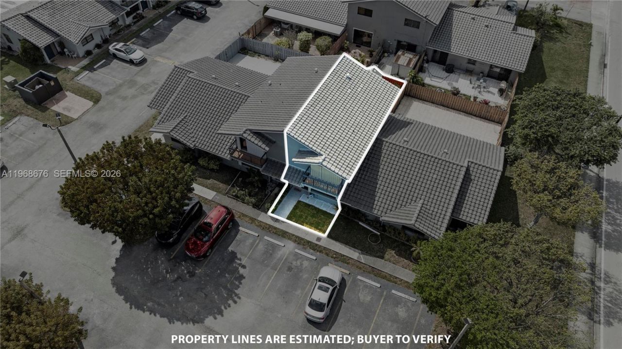 10908 NW 7th St, Unit 403, Miami, FL 33172 Photo