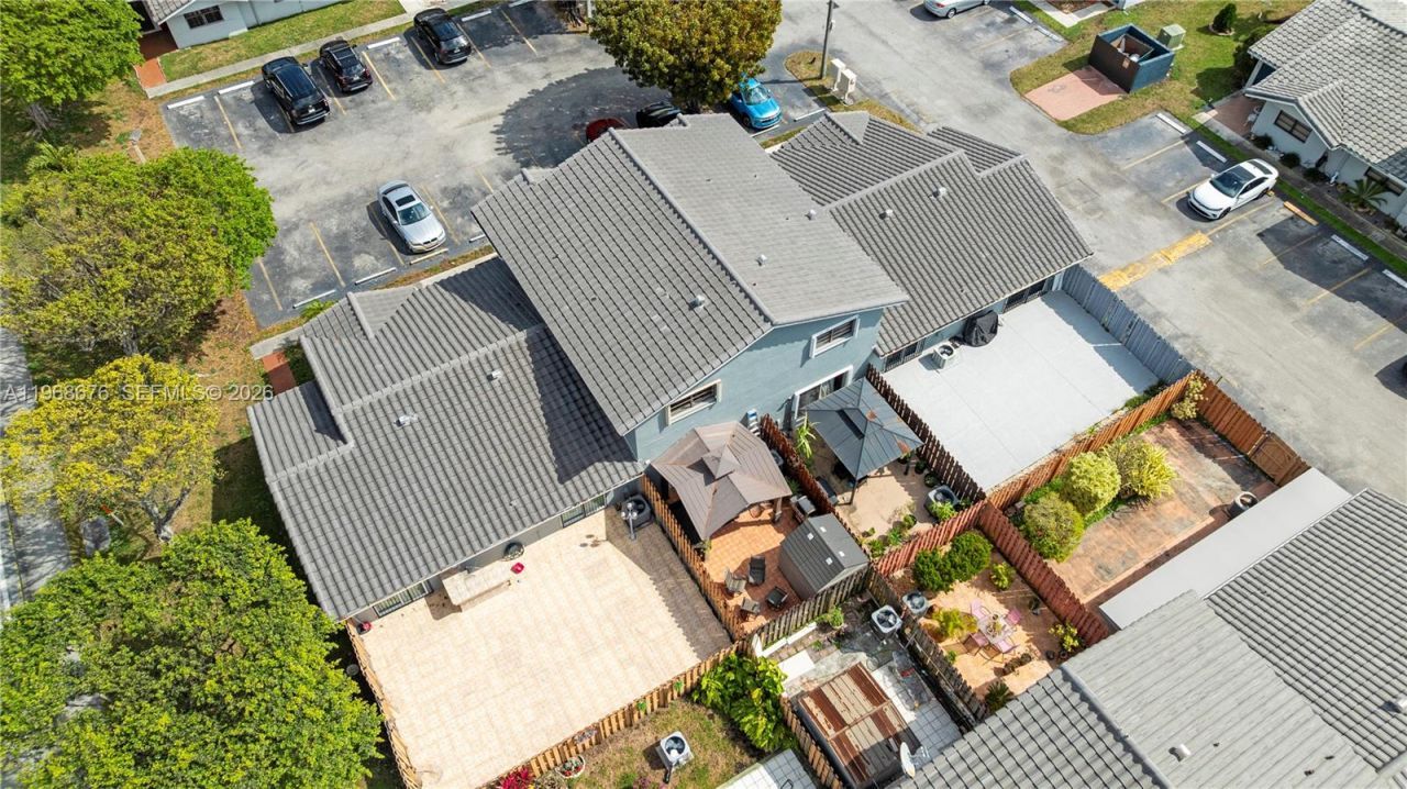 10908 NW 7th St, Unit 403, Miami, FL 33172 Photo