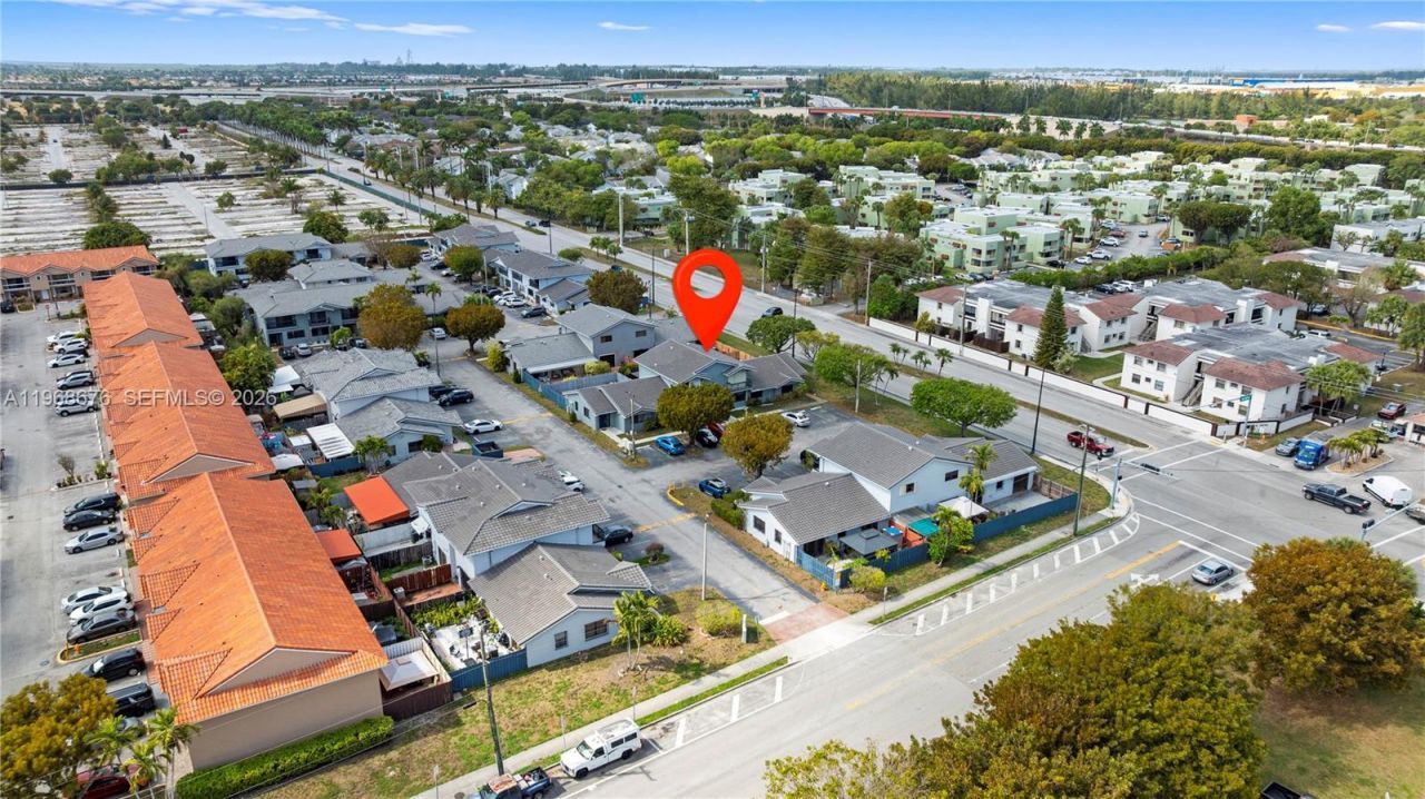 10908 NW 7th St, Unit 403, Miami, FL 33172 Photo