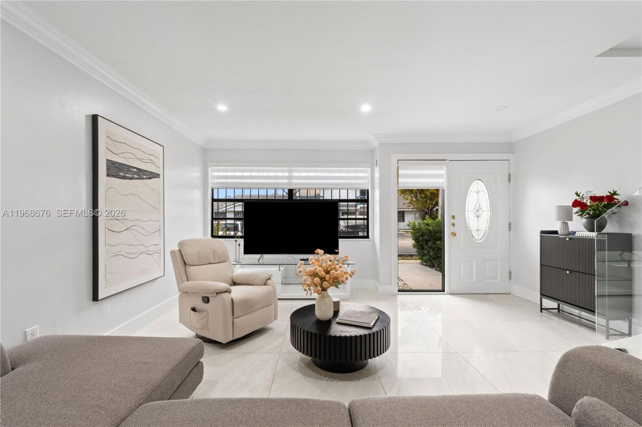 10908 NW 7th St, Unit 403, Miami, FL 33172 Photo