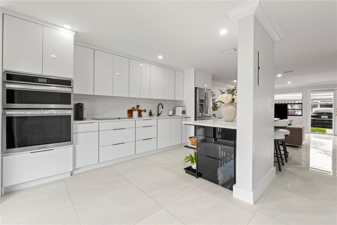 10908 NW 7th St, Unit 403, Miami, FL 33172 Photo