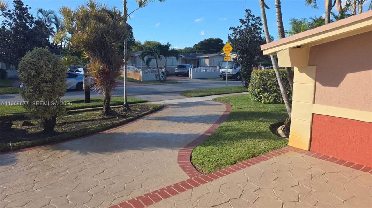 1315 NW 196th Ter, Miami Gardens, FL 33169 Photo