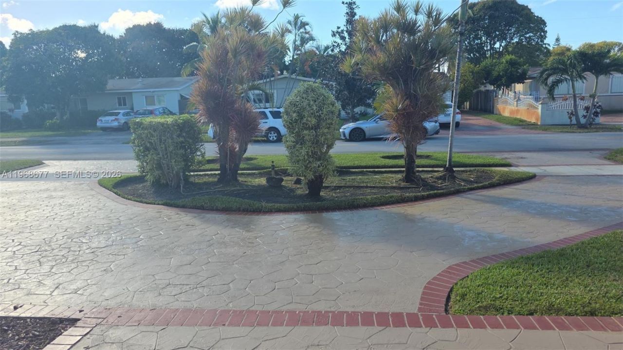 1315 NW 196th Ter, Miami Gardens, FL 33169 Photo