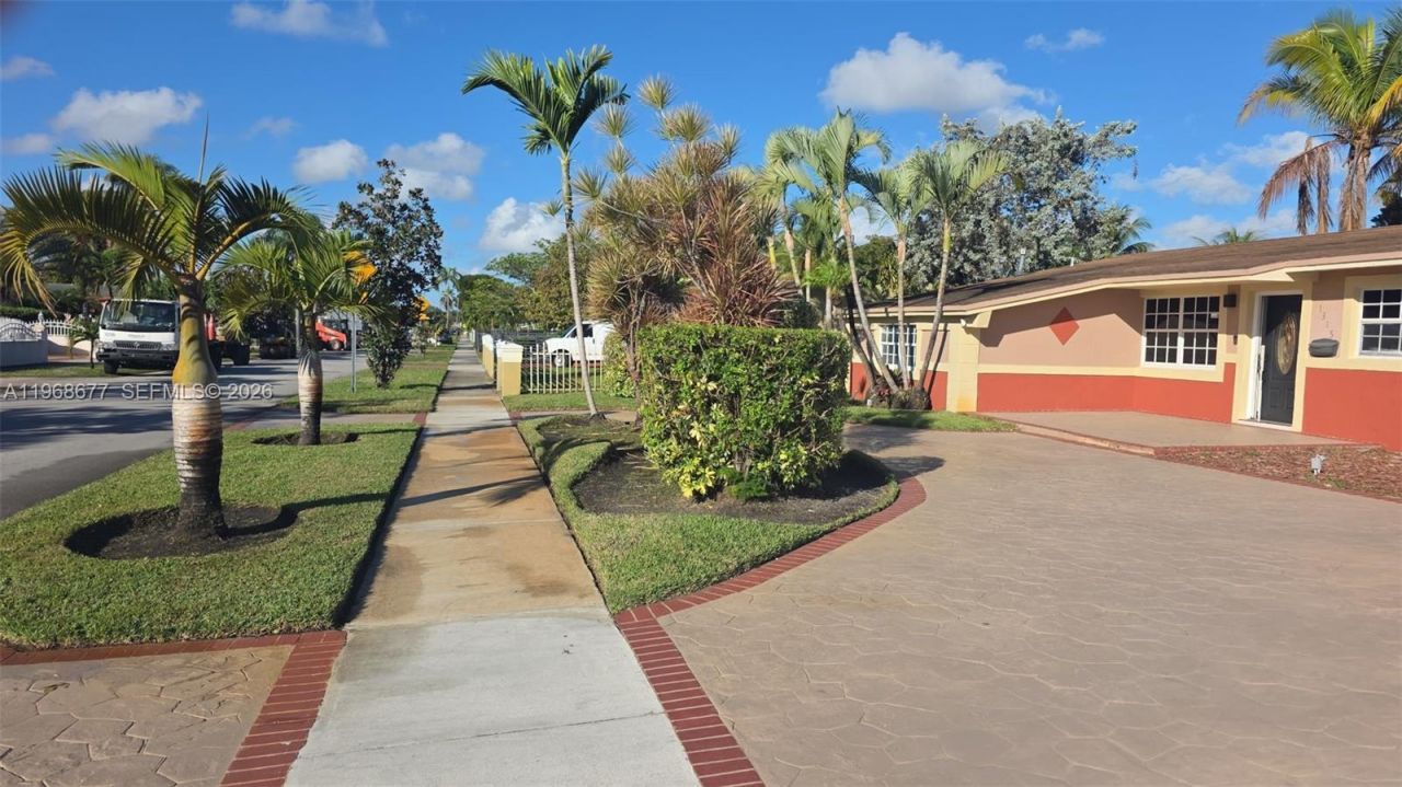 1315 NW 196th Ter, Miami Gardens, FL 33169 Photo