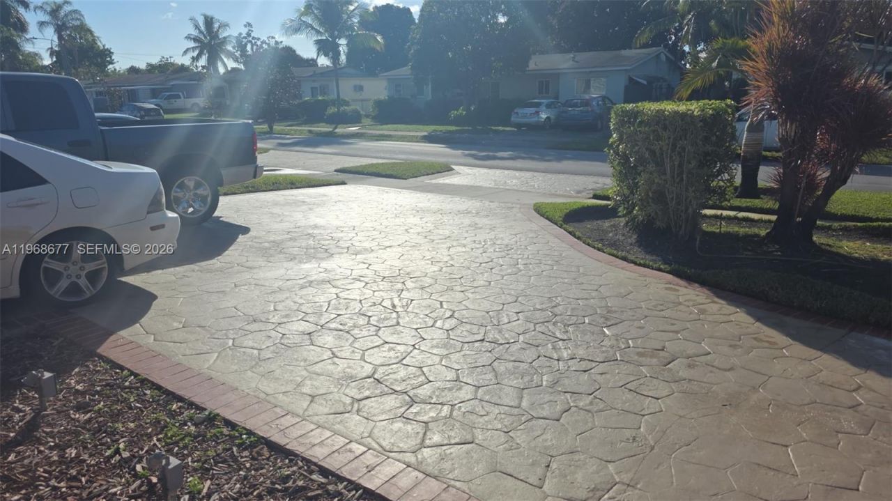 1315 NW 196th Ter, Miami Gardens, FL 33169 Photo