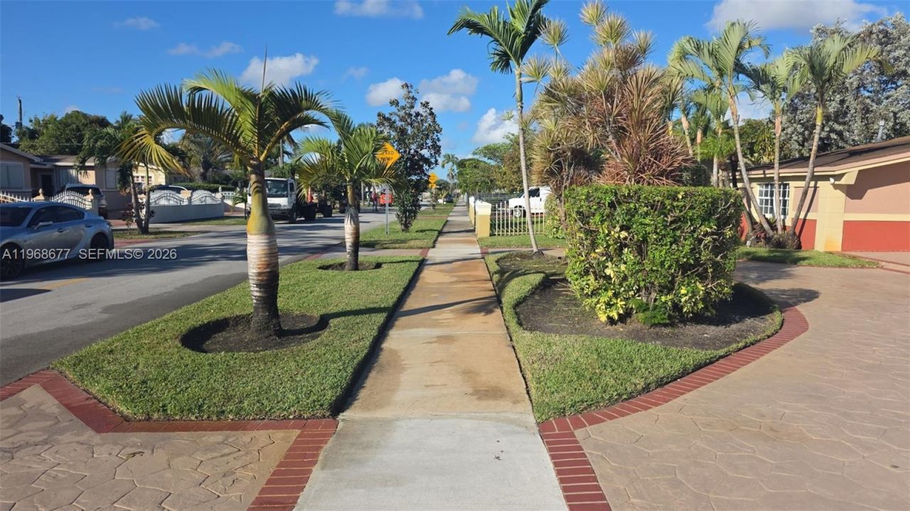 1315 NW 196th Ter, Miami Gardens, FL 33169 Photo