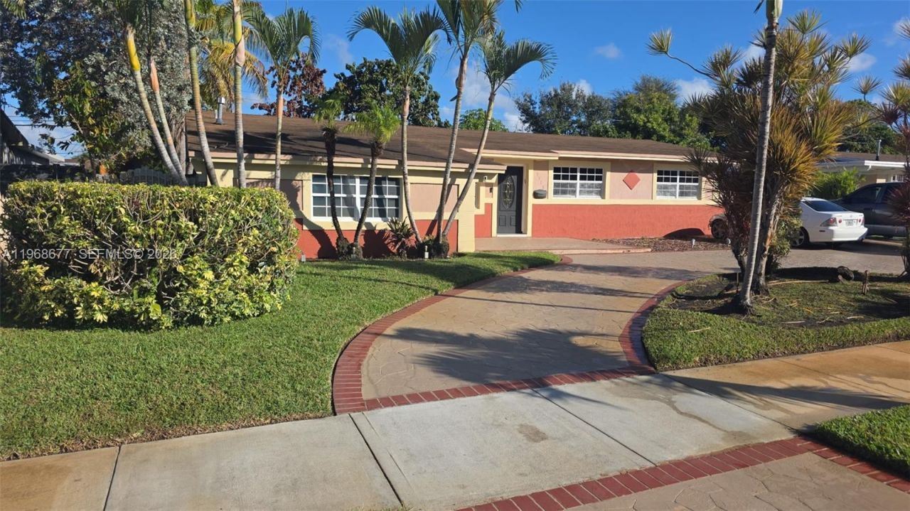 1315 NW 196th Ter, Miami Gardens, FL 33169 Photo