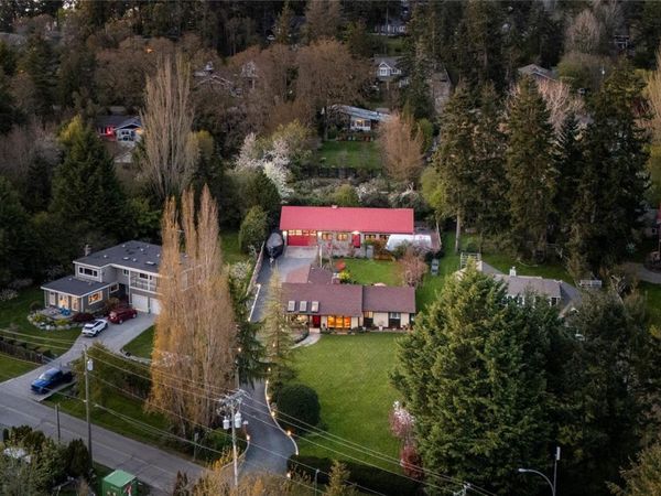 10807 Madrona Dr , North Saanich, BC V8L 5P1