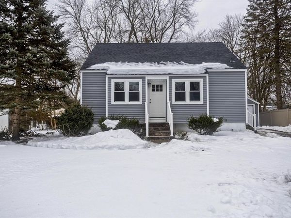 61 Saint Jacques Ave, Chicopee, MA 01020