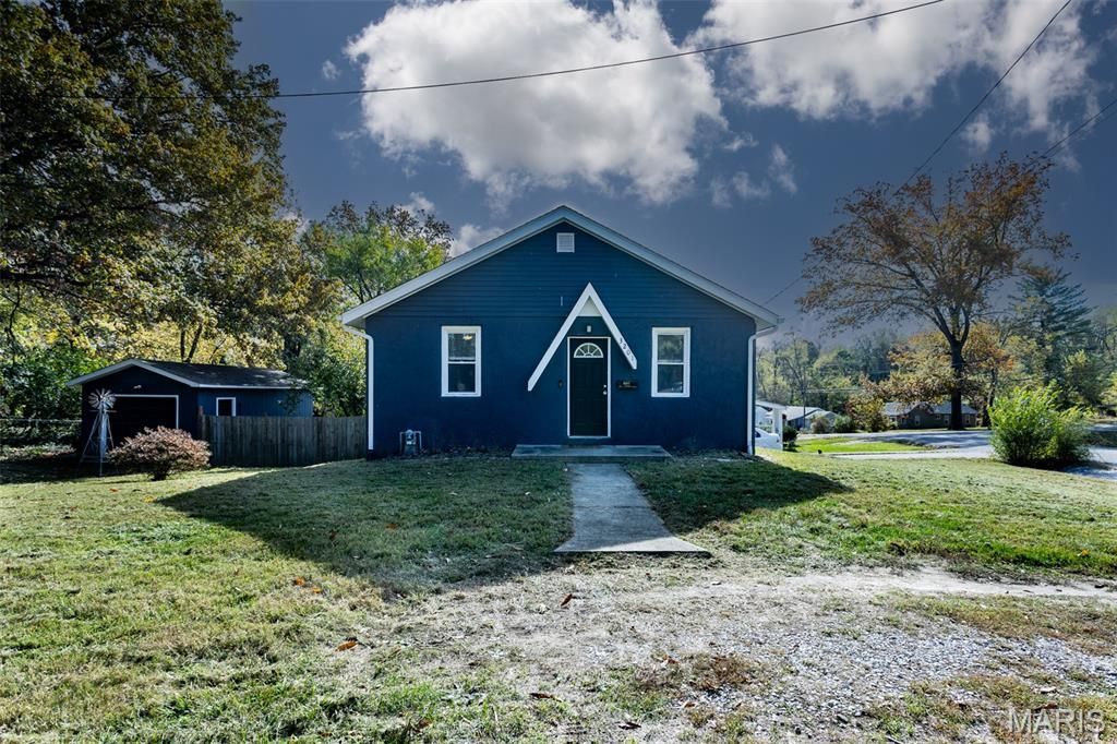 3201 Charlotte Court, Alton, IL 62002 Main Photo