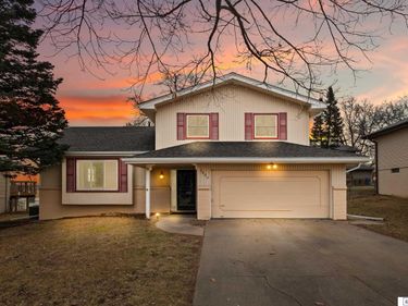 2804 Greensboro Avenue, Bellevue, NE 68005