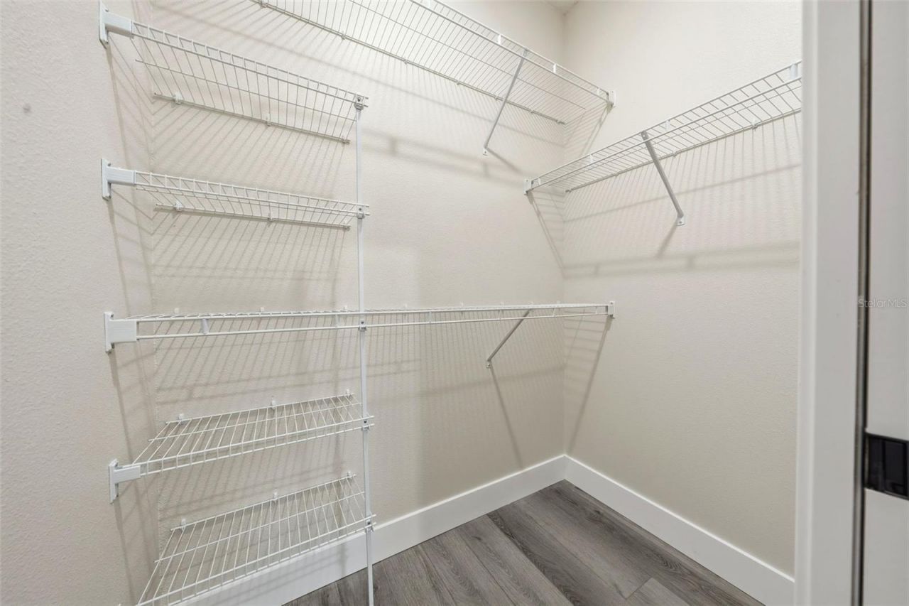 5663 W Central Avenue, Orlando, FL 32811 Photo