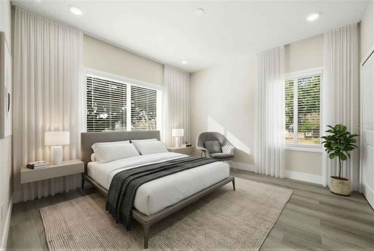 5663 W Central Avenue, Orlando, FL 32811 Photo