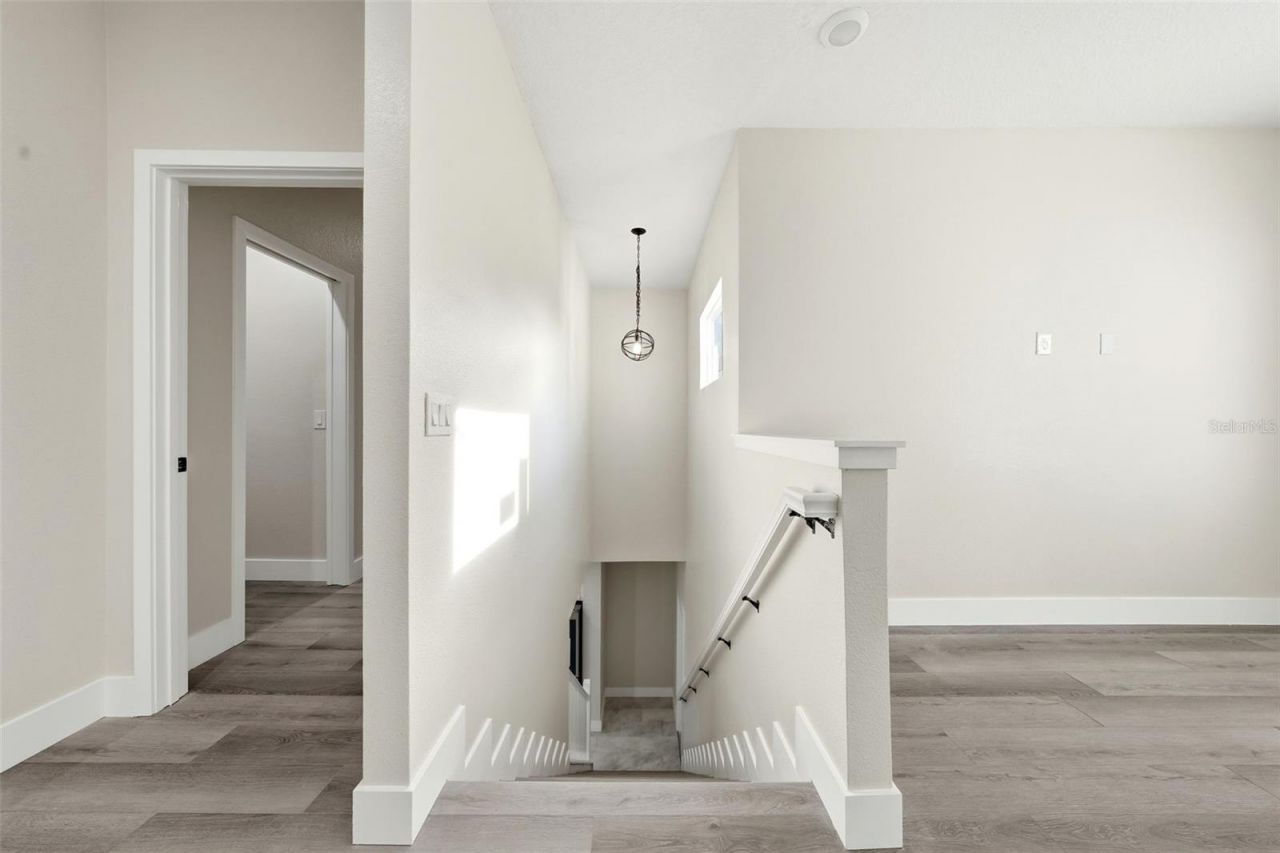 5663 W Central Avenue, Orlando, FL 32811 Photo