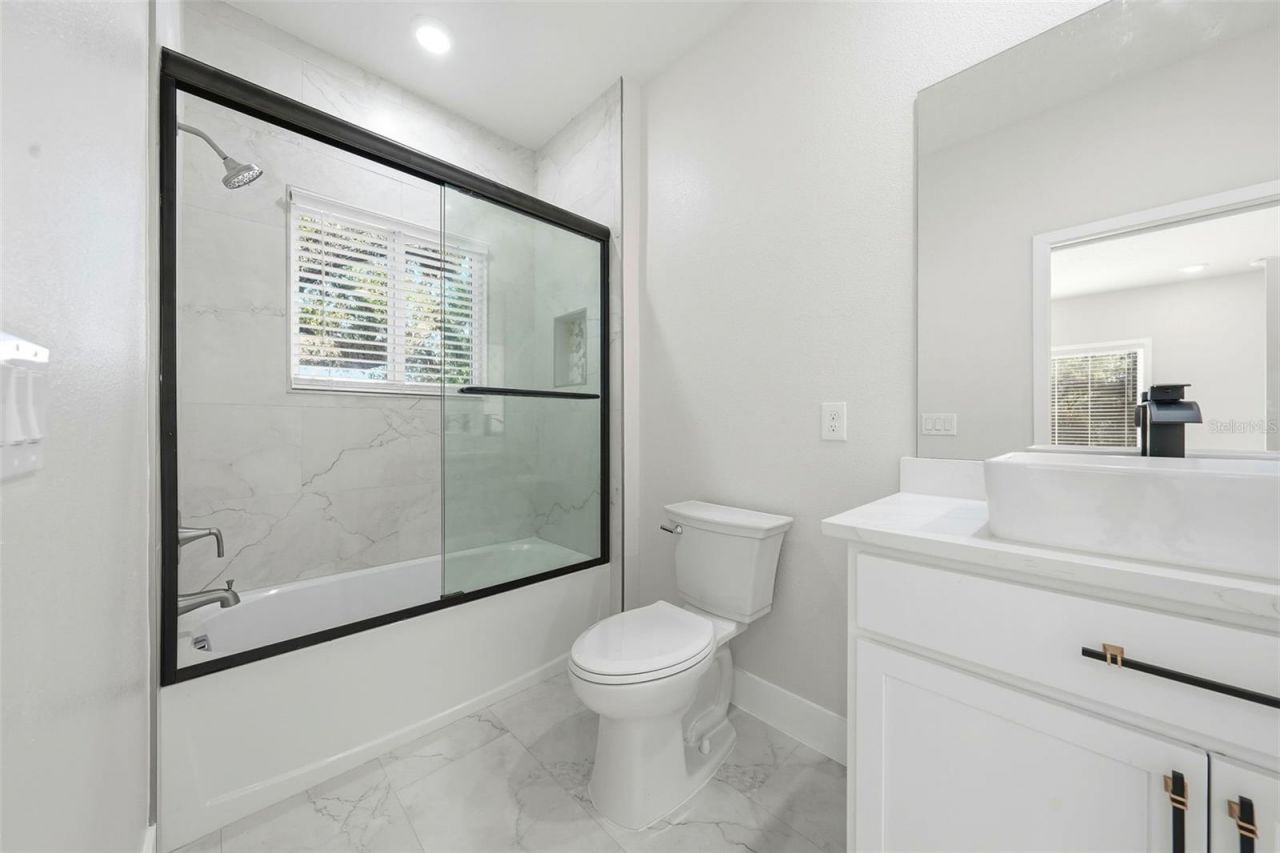 5663 W Central Avenue, Orlando, FL 32811 Photo