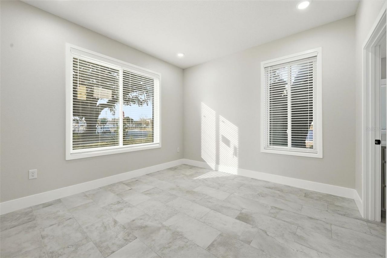 5663 W Central Avenue, Orlando, FL 32811 Photo