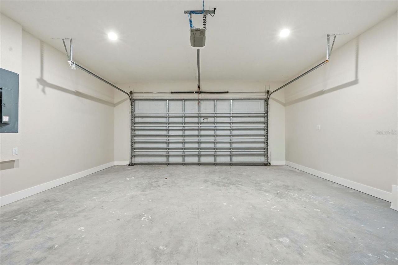 5663 W Central Avenue, Orlando, FL 32811 Photo