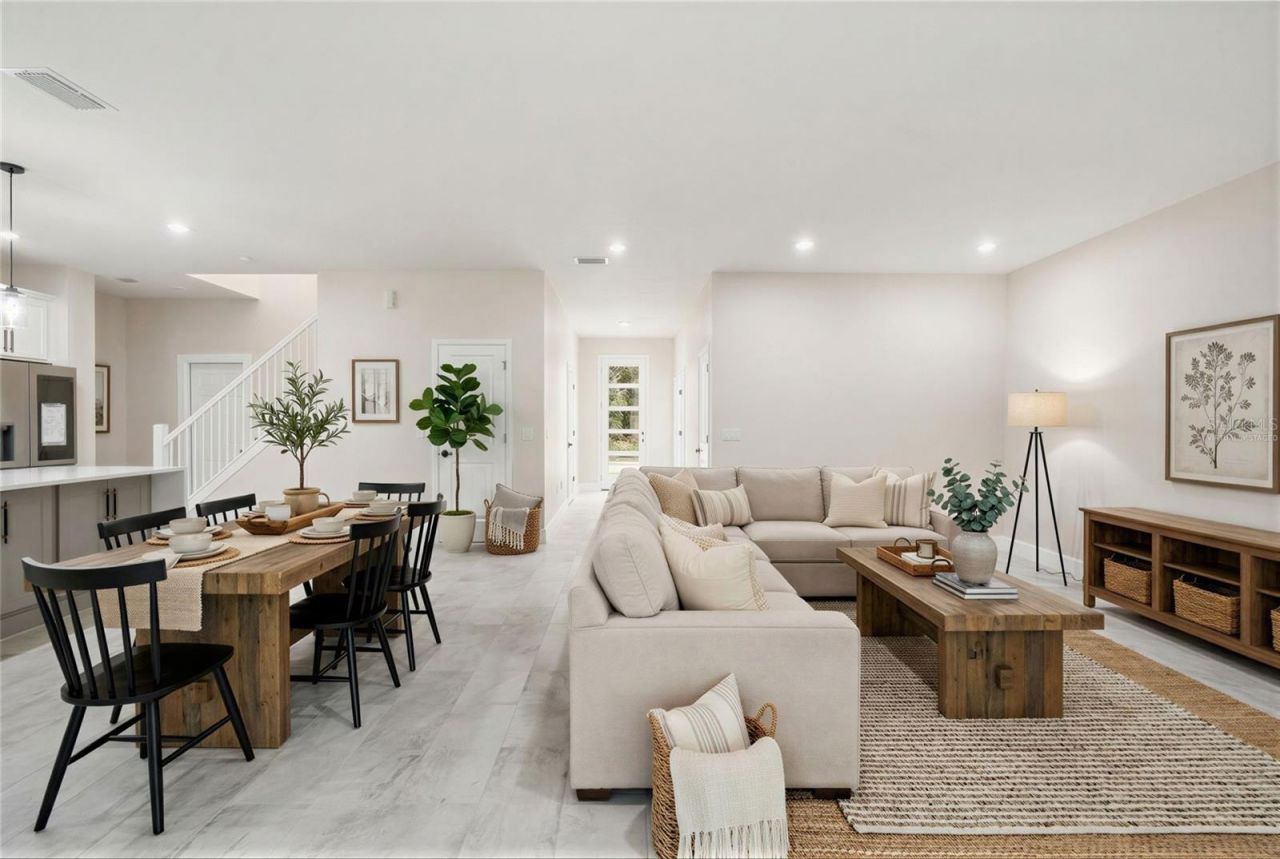 5663 W Central Avenue, Orlando, FL 32811 Photo