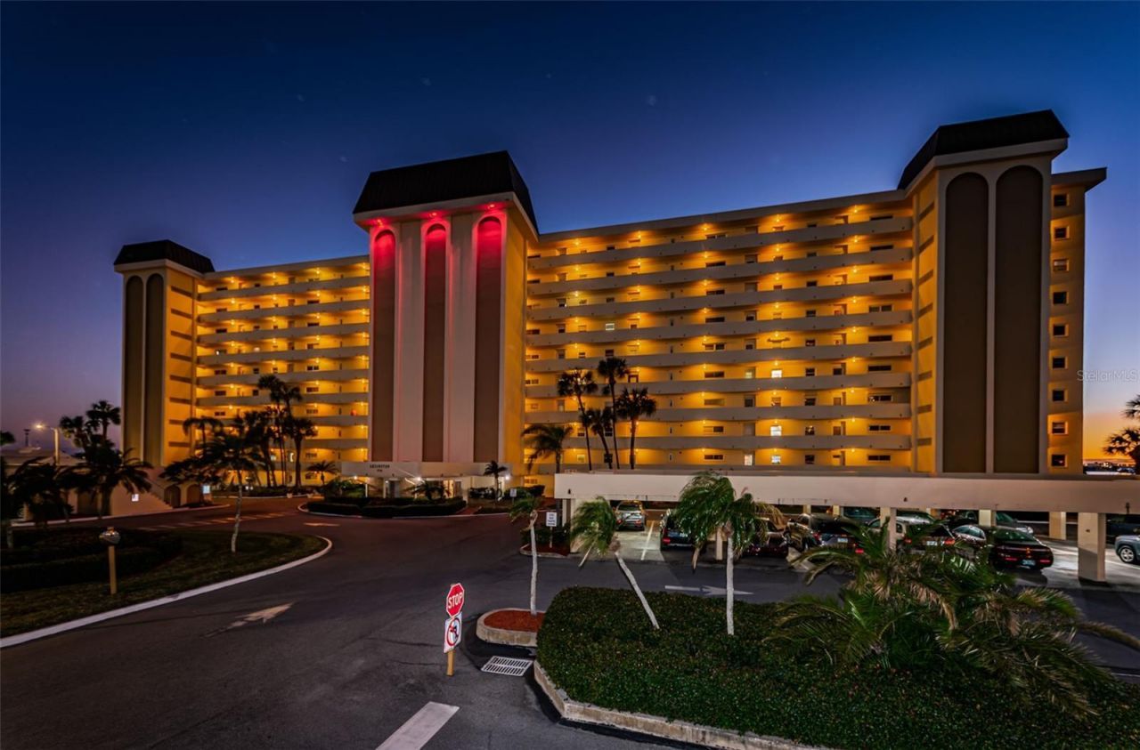 4750 Cove Circle, Unit 406, Saint Petersburg, FL 33708 Main Photo