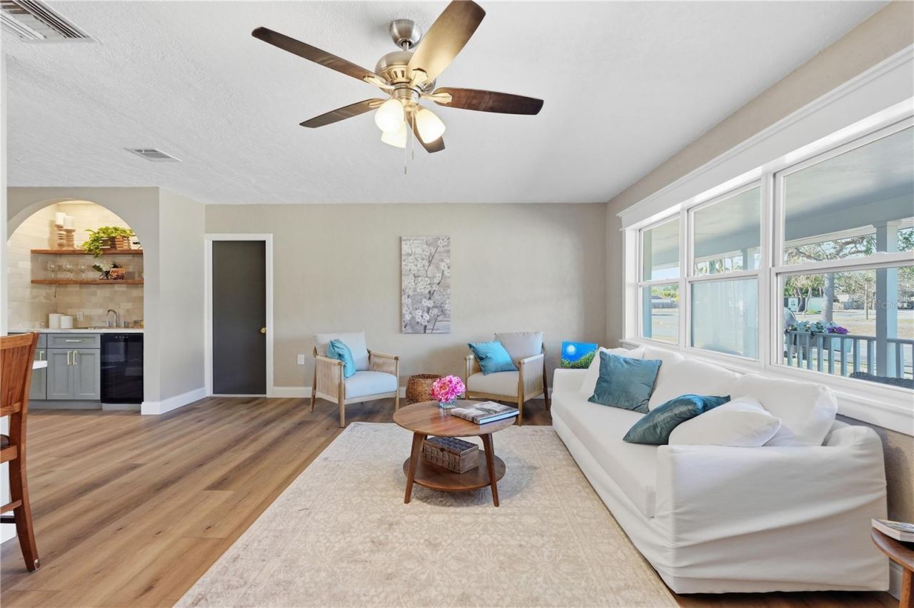 6160 22nd Avenue N, Saint Petersburg, FL 33710 Photo