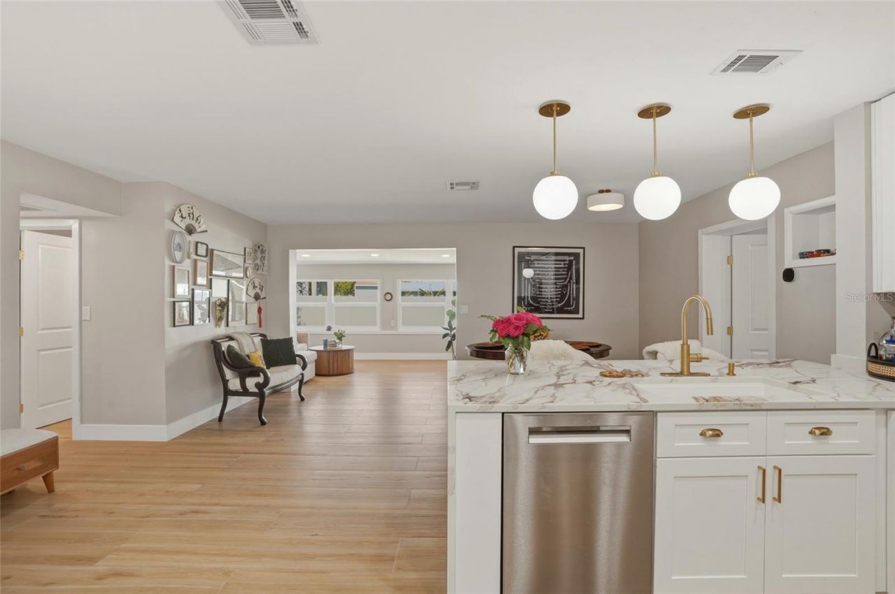 411 42nd Avenue Ne, Saint Petersburg, FL 33703 Photo