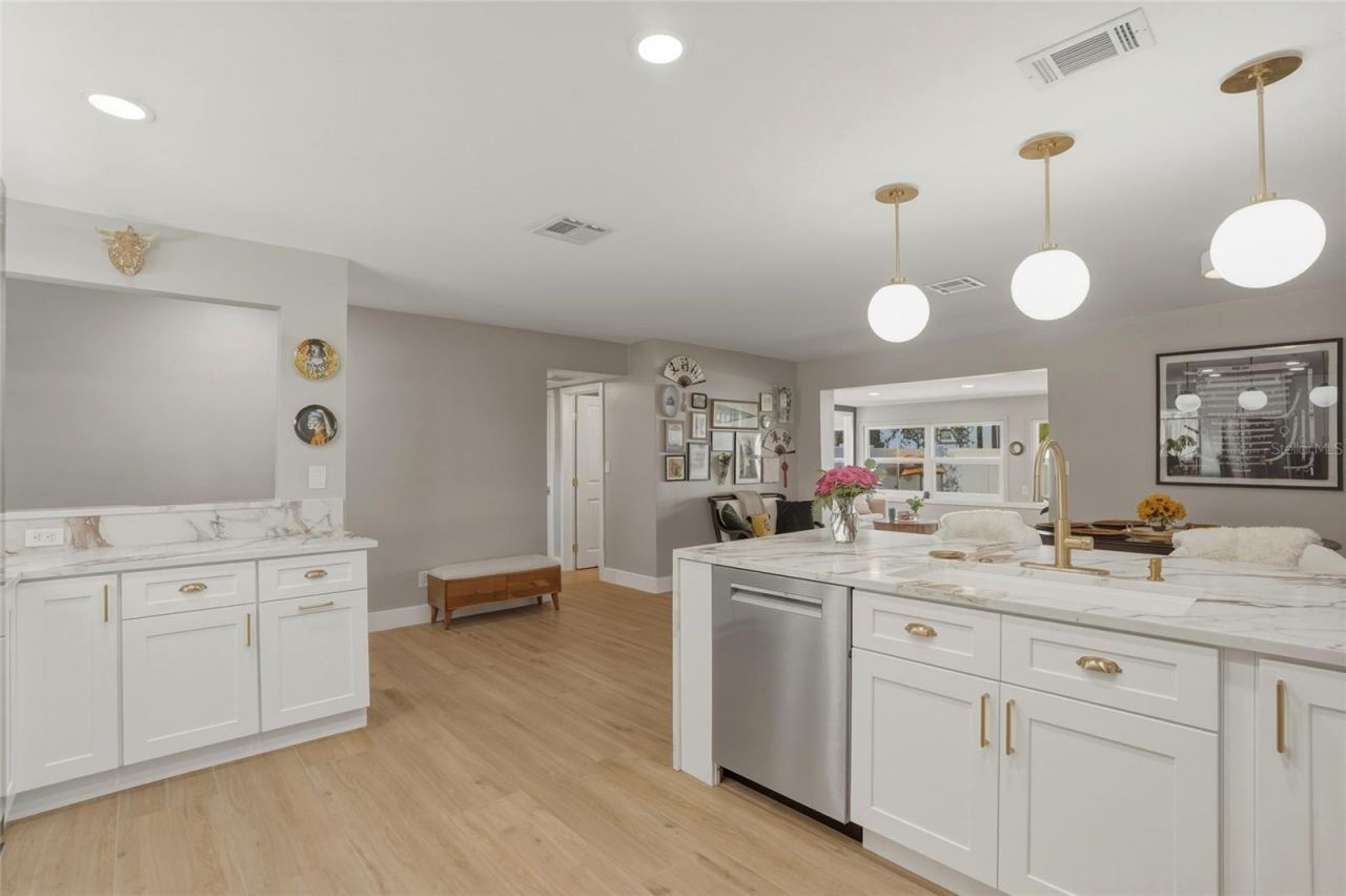 411 42nd Avenue Ne, Saint Petersburg, FL 33703 Photo