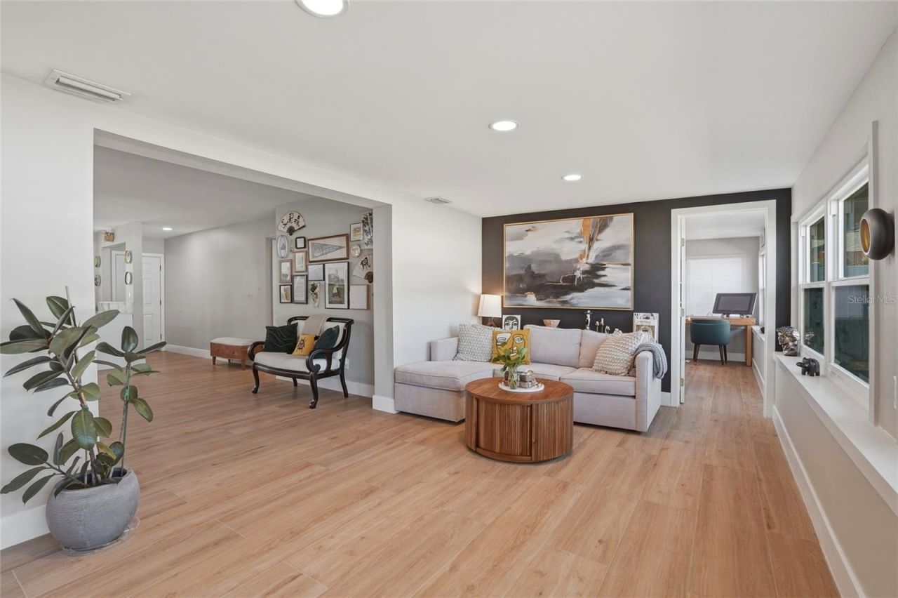 411 42nd Avenue Ne, Saint Petersburg, FL 33703 Photo