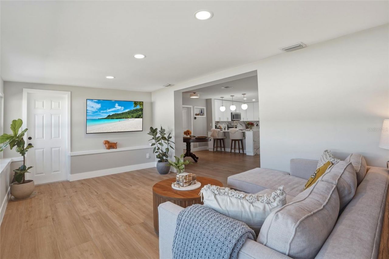 411 42nd Avenue Ne, Saint Petersburg, FL 33703 Photo