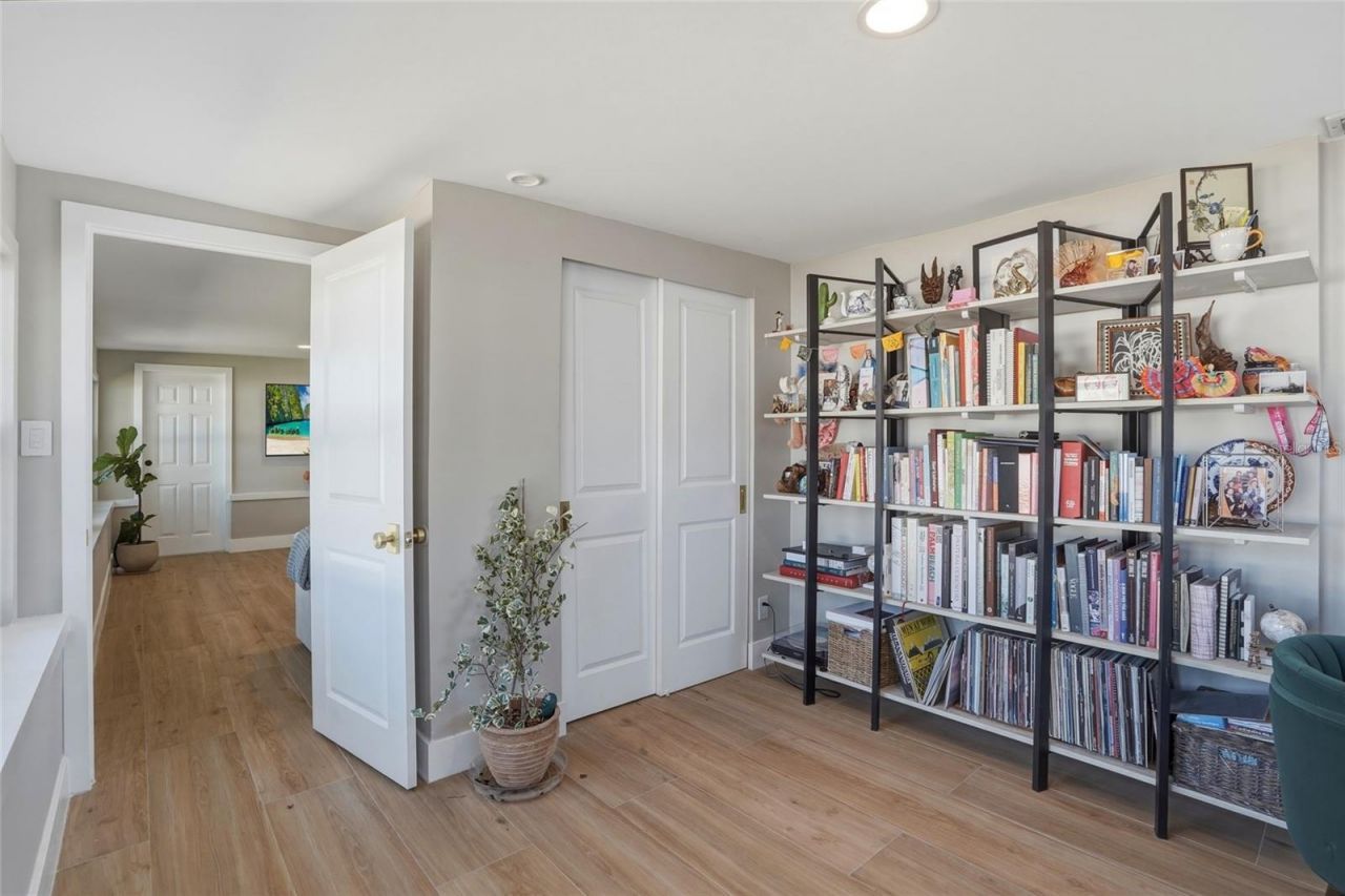 411 42nd Avenue Ne, Saint Petersburg, FL 33703 Photo