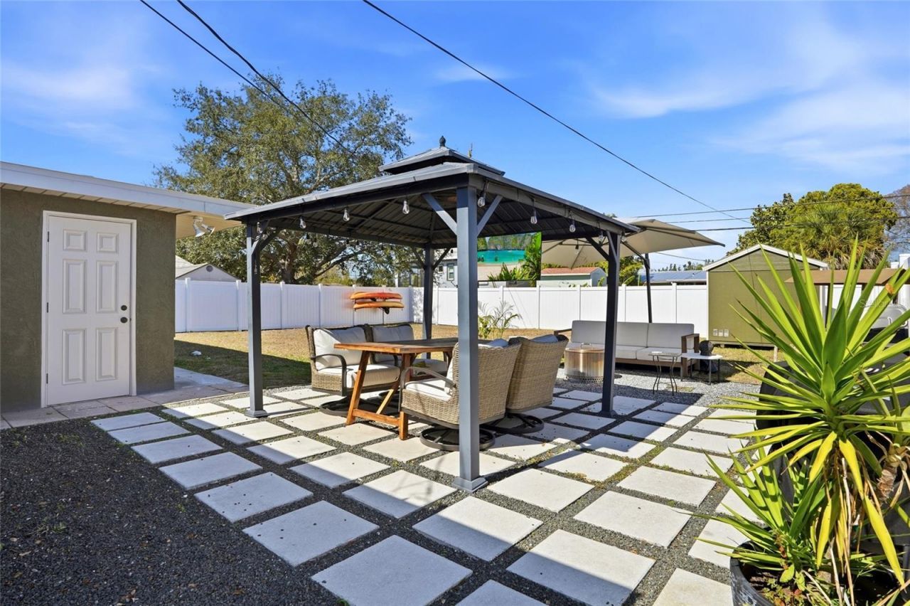 411 42nd Avenue Ne, Saint Petersburg, FL 33703 Photo