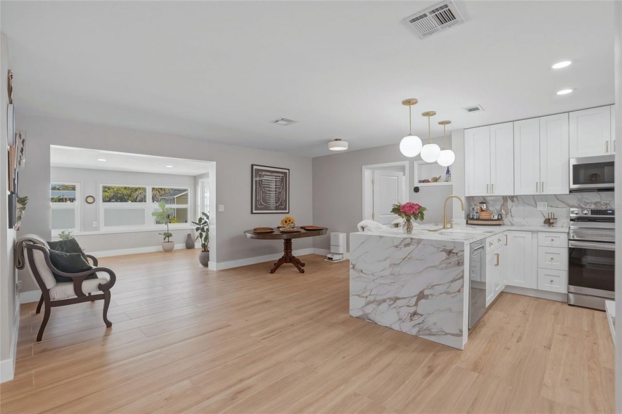 411 42nd Avenue Ne, Saint Petersburg, FL 33703 Photo