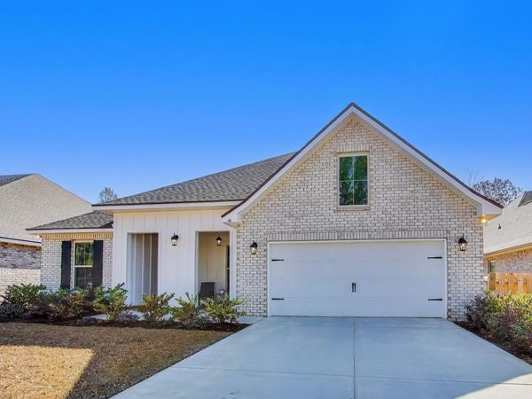 46 E Tweet Street, Freeport, FL 32439