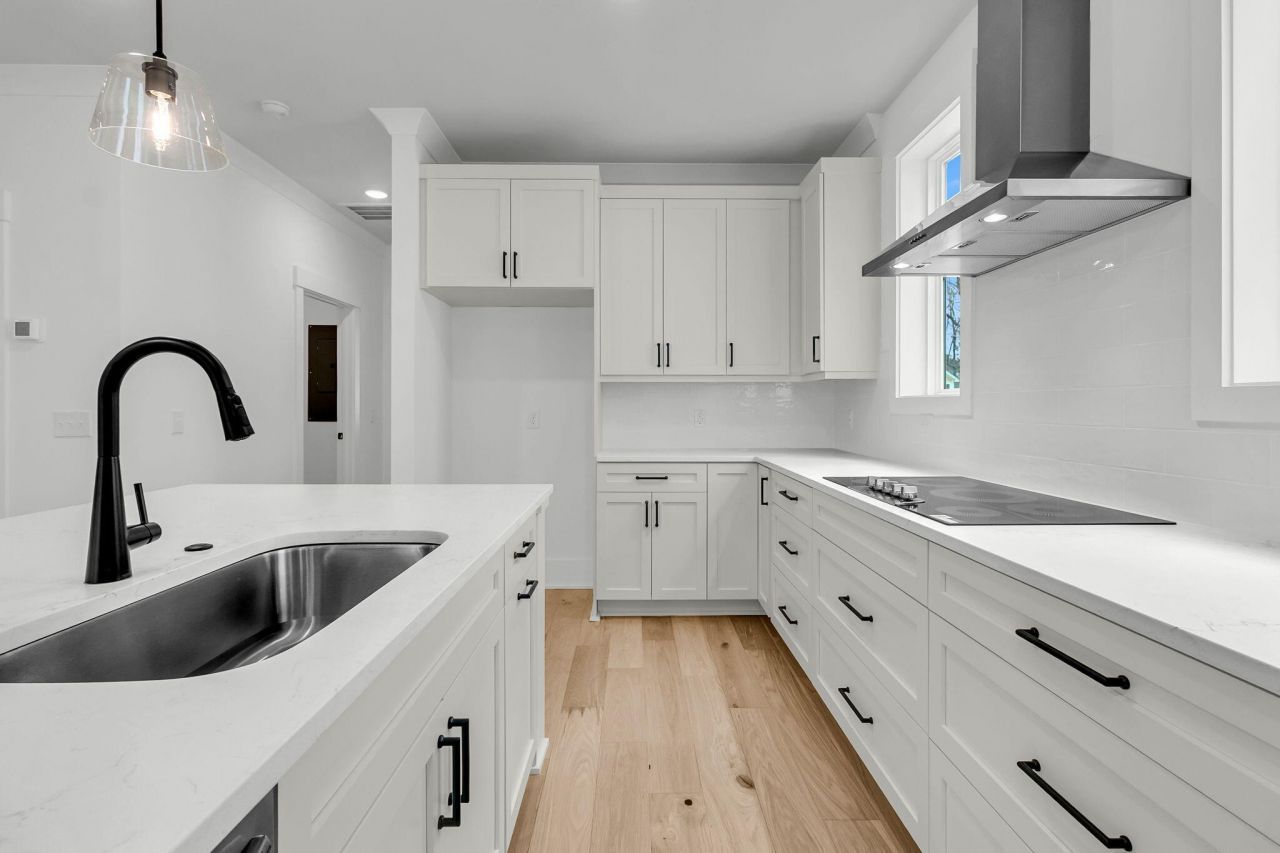 1921 Chestnut Oak Lane Photo 12