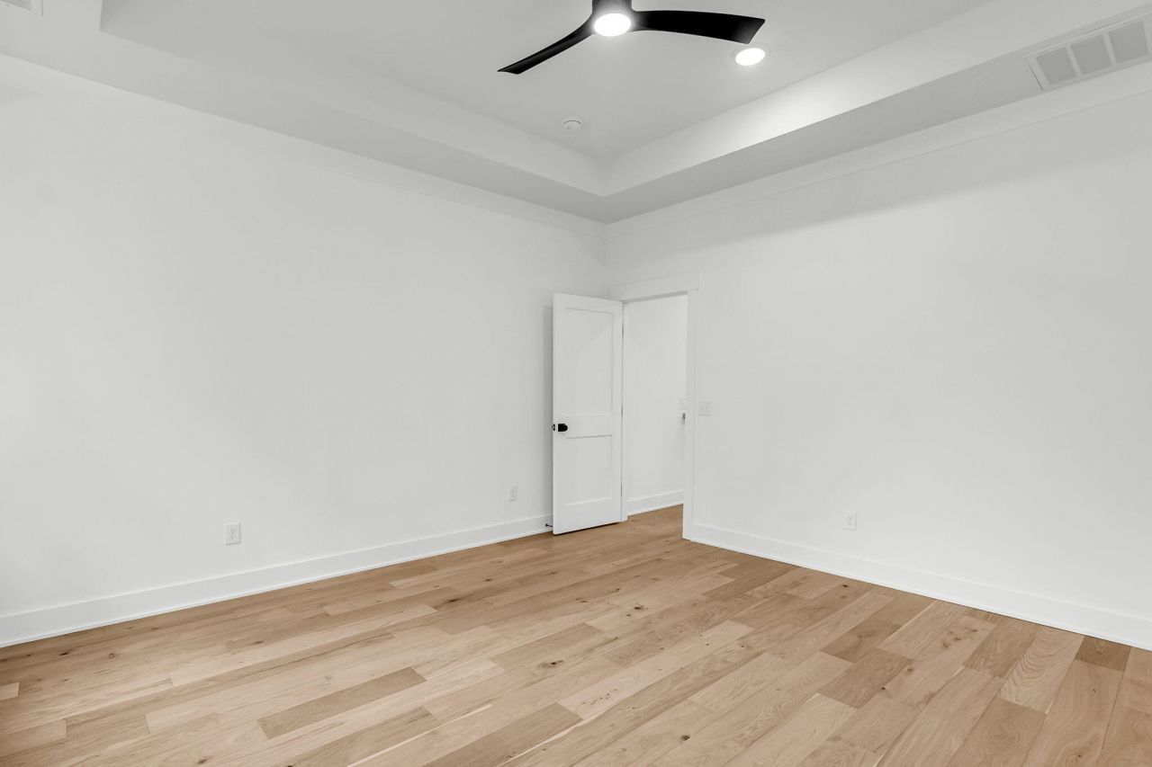 1921 Chestnut Oak Lane Photo 33