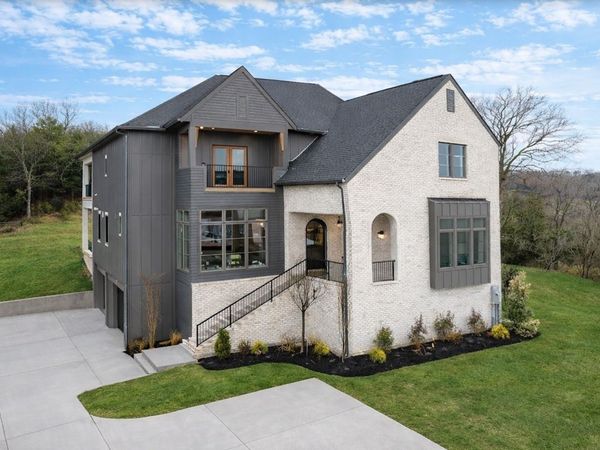 459 Franklin Rd , Franklin, TN 37069