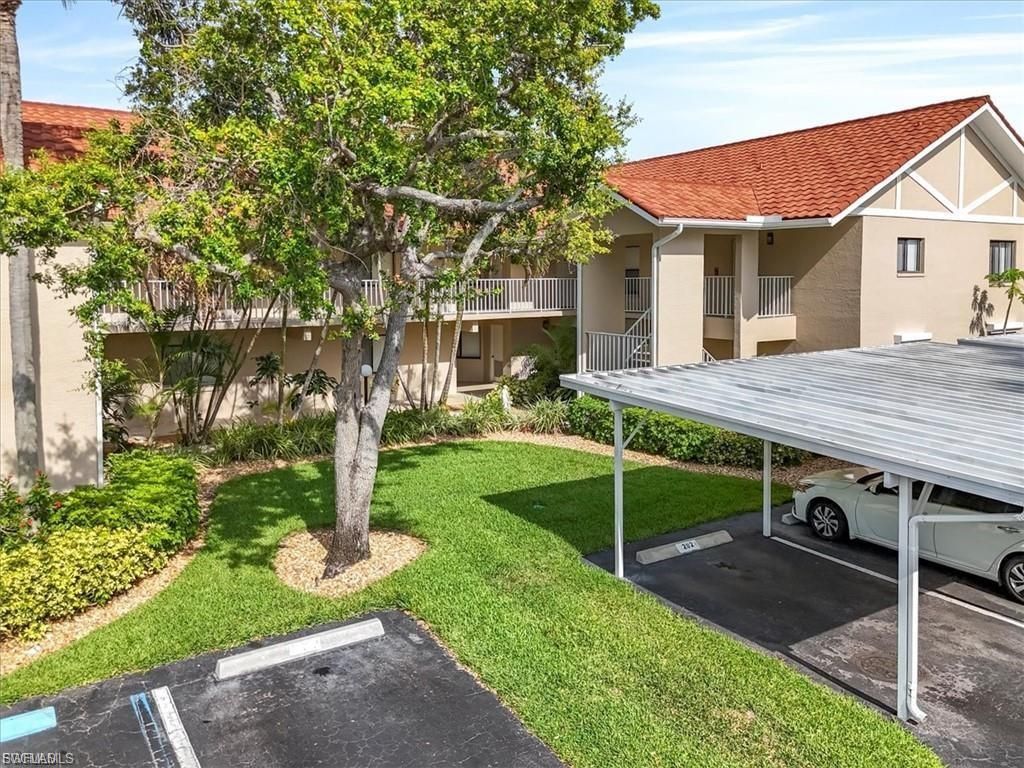 9627 Eaton Gardens Ln, Unit 105, Fort Myers, FL 33919 Photo