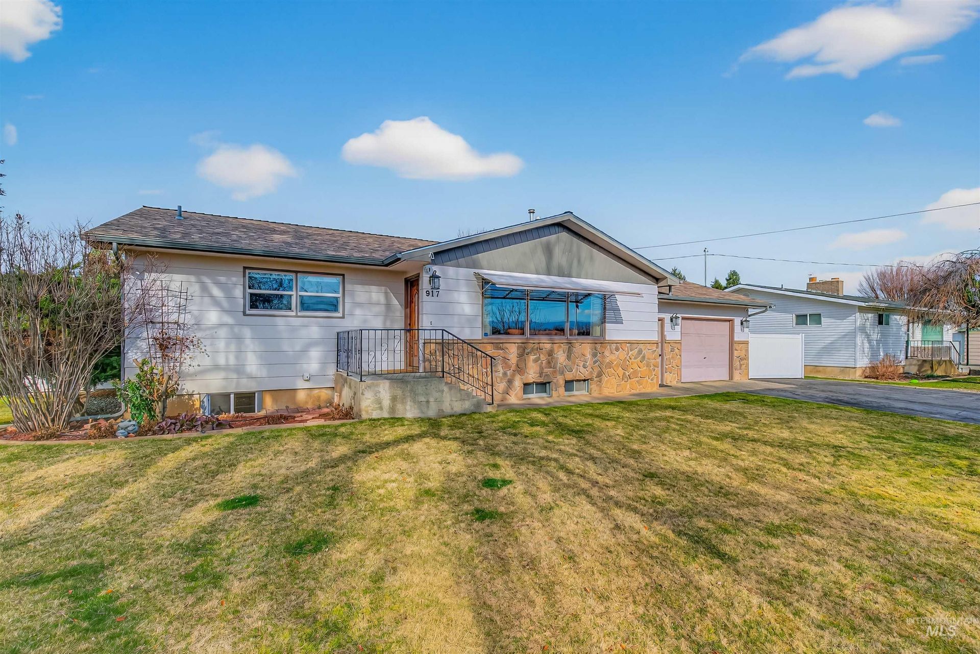 917 Cedar Avenue, Lewiston, ID 83501 Main Photo