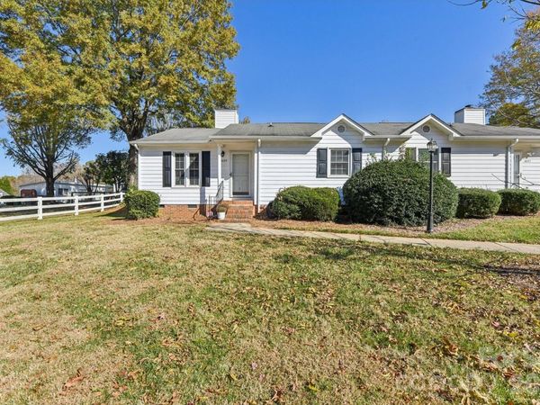 6025 Crape Myrtle Lane, Charlotte, NC 28216